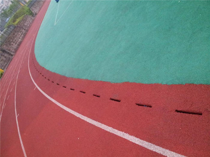 长寿某某学校跑道